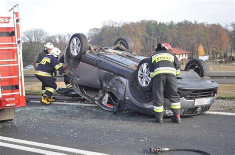 Wypadek Na Obwodnicy Remu Trzy Samochody Rozbite Jeden Dachowa