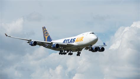 Atlas Air Boeing 747 400f Makes Emergency Landing In Los Angeles After