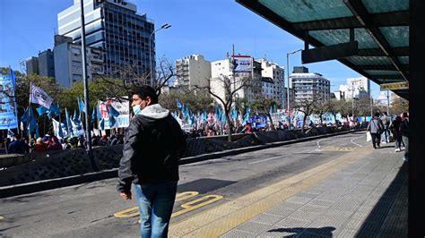 Marcha Piquetera Y Amenaza De Acampe Frente Al Ministerio De Desarrollo