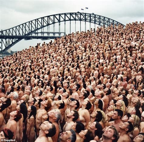 Spencer Tunick Nude Photoshoot At Sydney Famous Photographer Inviting