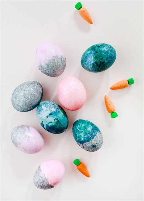 DIY Hologram Glitter Dipped Easter Eggs