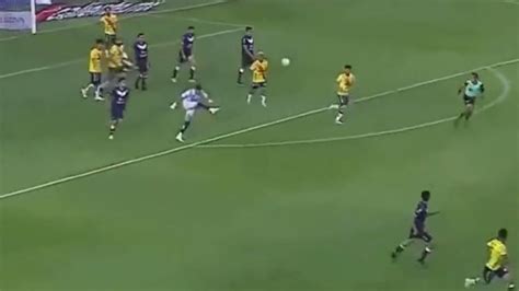 Goalkeeper Scores Amazing Goal After Punting Ball Across Entire Field