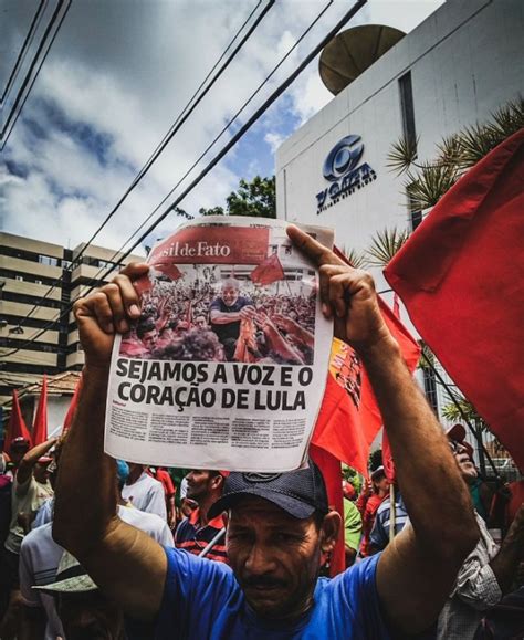 Audio Video Brasil Mst Protesta Frente A Canal Tv Red Globo Para