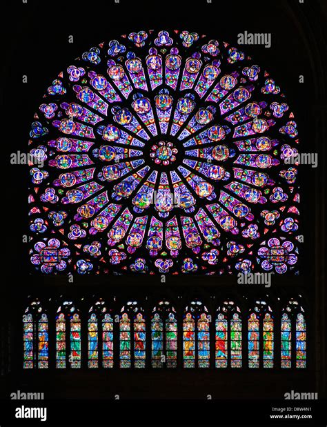 North transept rose window, Notre Dame Cathedral, Paris, France Stock ...