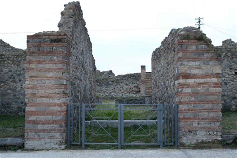 Vii Pompeii December Looking West Towards Entrance Doorway