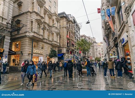 Istanbul Turkey July Th Everyday Life On The Market Street