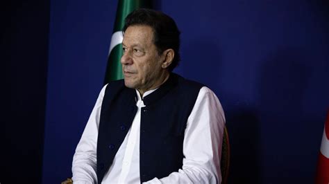 Pakistan Imran Khan Zu Drei Jahren Gef Ngnis Verurteilt Der Spiegel