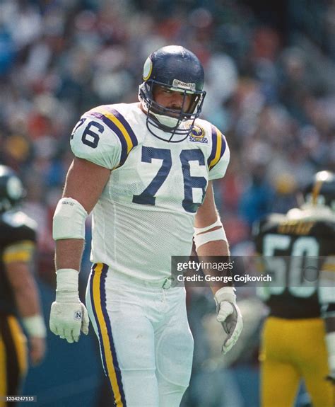 offensive lineman tim irwin   minnesota vikings
