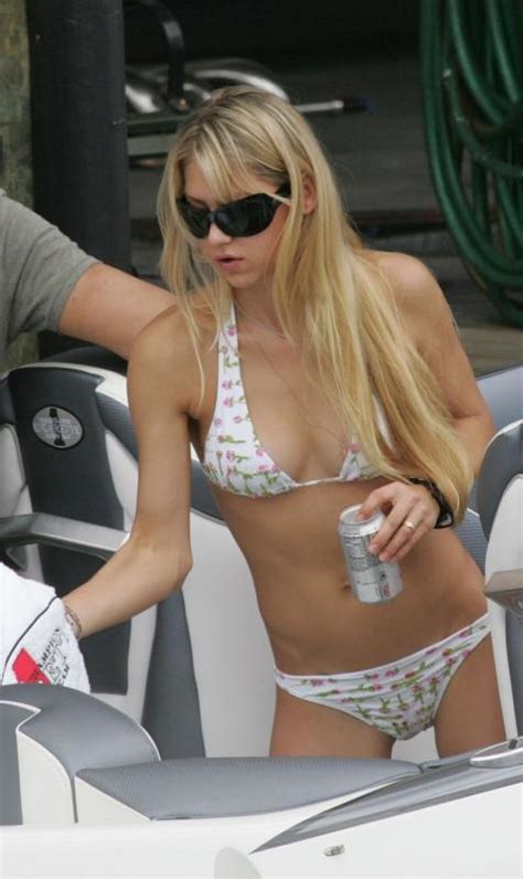 Anna Kournikova White Bikini Images