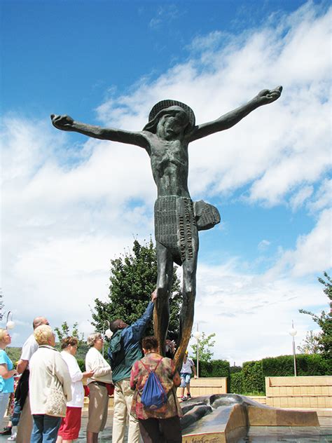 Statue of the Risen Christ | Medjugorje Centre of Canada