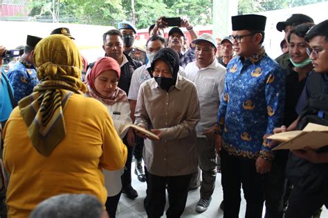 Datangi Bogor Untuk Kali Kedua Mensos Risma Tuntaskan Santunan