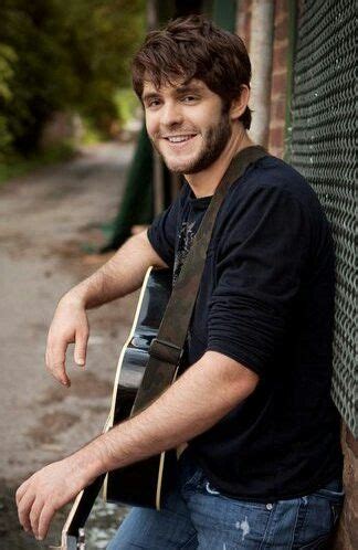 Thomas Rhett is just adorable | Thomas rhett, Country music stars ...