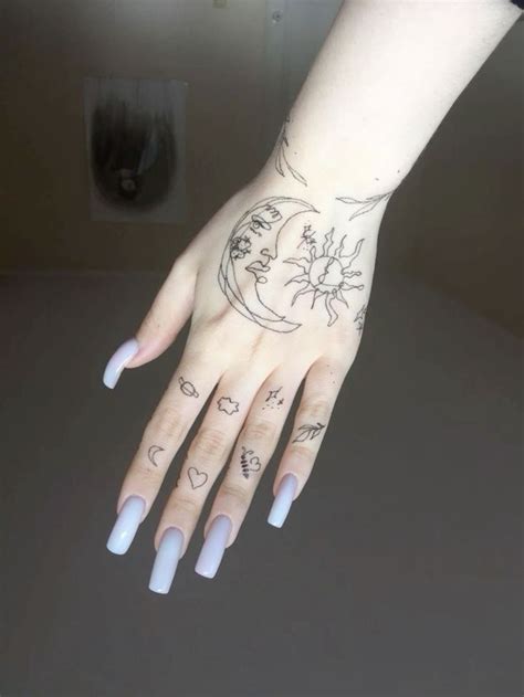 Pin By Julia Stutz On Beauty Tattoos Tattoo Samples Hand Tattoos