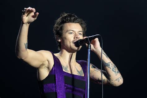 Harry Styles Foto Dai One Direction Alla Carriera Da Solista Style