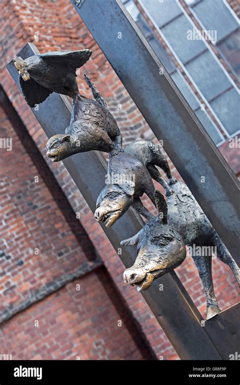 Die Bremer Stadtmusikanten Stock Photo - Alamy