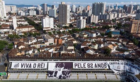 EN IMAGES Au stade du Santos FC le Brésil rend un dernier hommage au