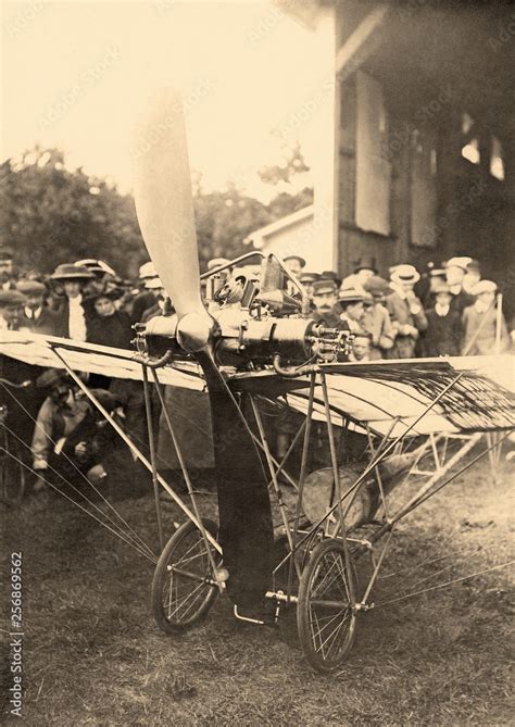 Foto de Avião ultraleve Demoiselle V do aeronauta brasileiro Alberto