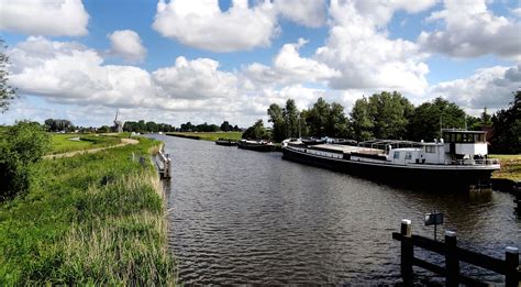 Wallpaper Waterway Canal Body Of Water Water Transportation River