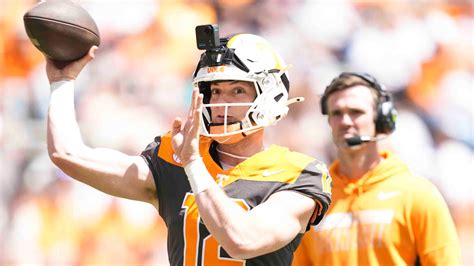 Forget Nico Iamaleava. Tennessee football must add a transfer quarterback