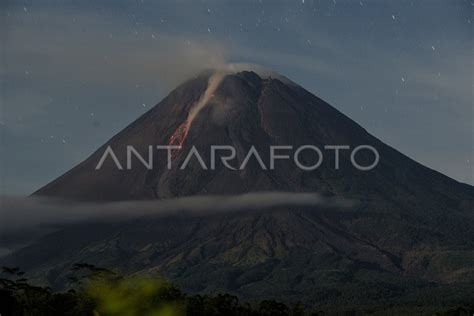 Lava Pijar Gunung Merapi Antara Foto