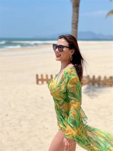 Trọn bộ ảnh Tiktoker Thúy Diễm bikini sexy đẹp nhất