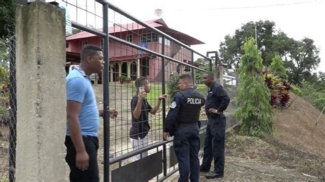 Ocho hombres armados amordazan y roban a una familia en Villa Limón de