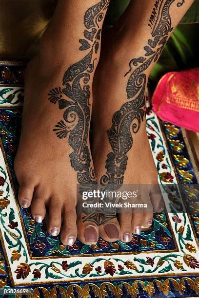 406 Feet Henna Stock Photos, High-Res Pictures, and Images - Getty Images