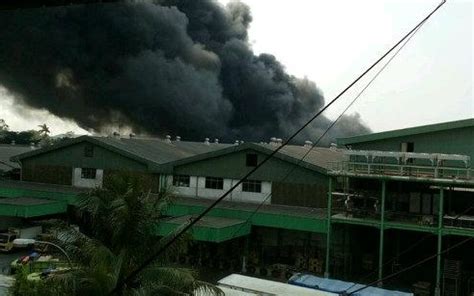 Gudang Pt Kmk Global Sport Tangerang Terbakar