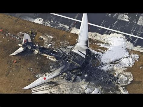 Japon Les Survivants De La Collision De Deux Avions T Moignent Youtube