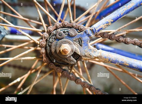 Old bicycle chain Stock Photo - Alamy