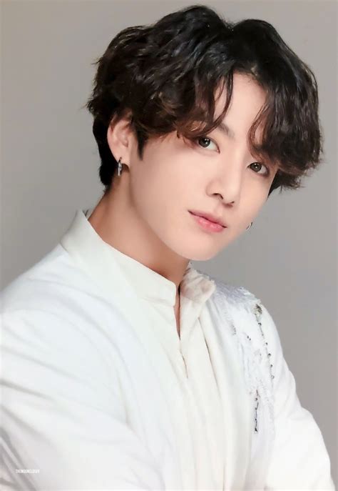 Apakah Jungkook Bts Operasi Plastik Silakan Nilai Sendiri Dari Foto