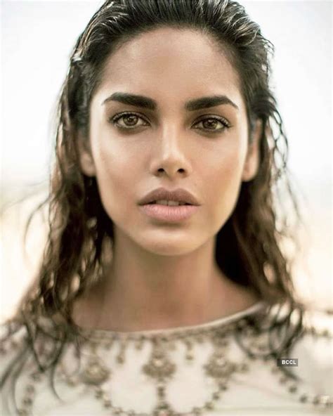 Esha Gupta Sets Hearts Racing With Her Bold And Sultry Pictures Pics