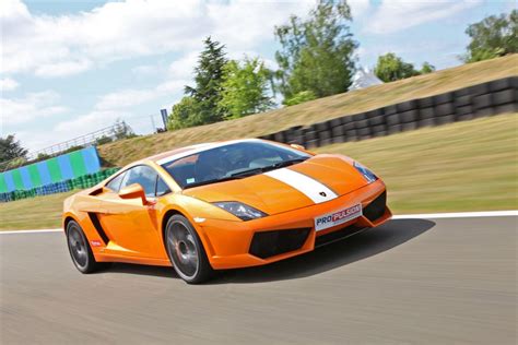 Album Photo Ferrari Italia Vs Lamborghini Gallardo