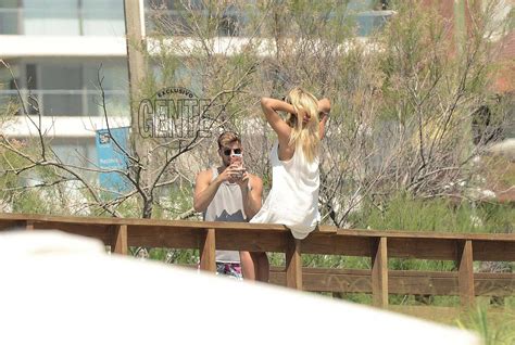 Flor Vigna Impecable En Bikini Disfrutando Con Nico Estamos De Mini