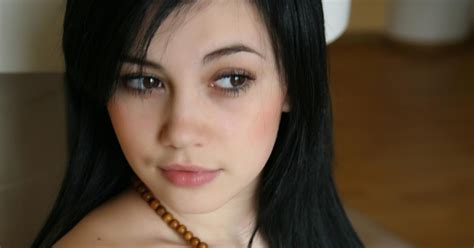 Hot And Body Painting Μία και να καίει