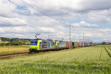 Bls Re Mit Vectron Br Am Im Bahnhof Spiez