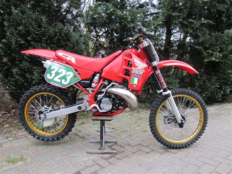 1989 Honda CR250 - Moto.ZombDrive.COM