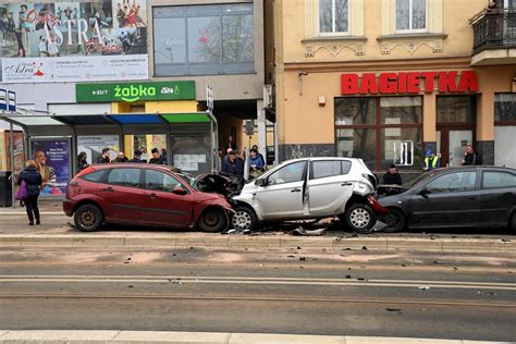 Lady Tragicznego Wypadku W Szczecinie Na Placu Rod A Przechodnie