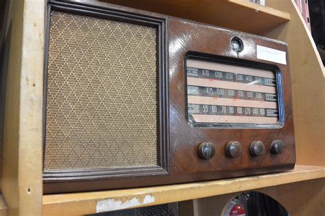 VINTAGE STROMBERG CARLSON RADIO