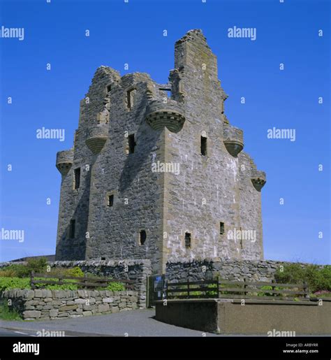 Scalloway castle ruins hi-res stock photography and images - Alamy