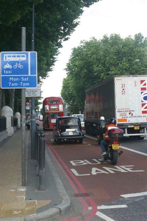 London bus lane trial extended | MCN