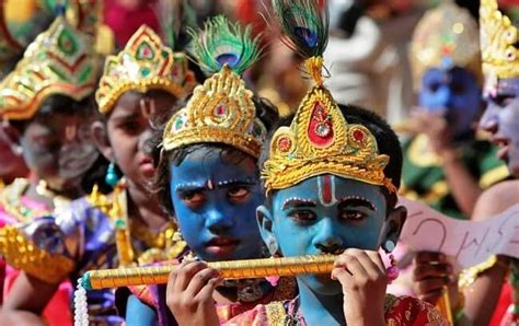 Guide to Famous Festivals of Maharashtra | Omyindian