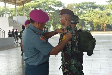 Gubernur AAL Berangkatkan Lattek Bunis Taruna Tingkat III Korps Marinir