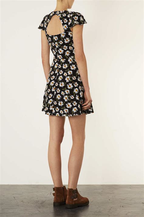 Lyst Topshop Daisy Open Back Tea Dress In Black