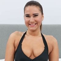 Jarige Latina Desirae Rose Gevoed Met Sperma Na Ruige Casting