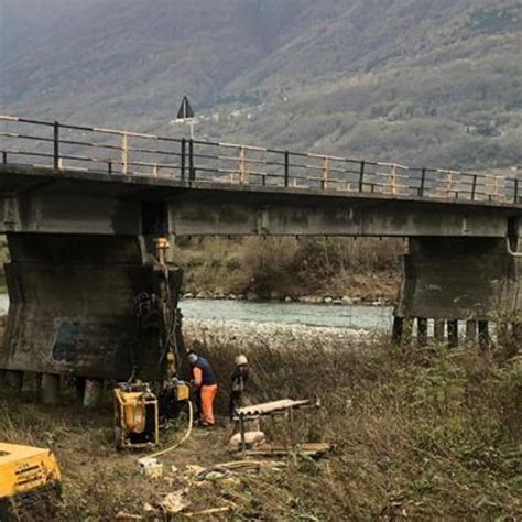 Traona Ponte Sulladda Rinforzato E Pi Sicuro E Semaforo Per Lo Stop