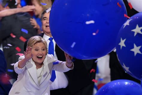 Bill and Hillary Clinton Playing With Balloons at DNC 2016 | POPSUGAR ...