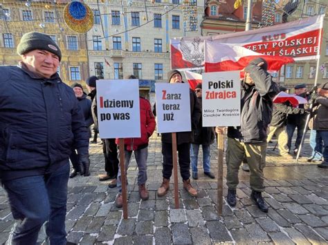 Protest Wolnych Polak W We Wroc Awiu Zwolennicy Pis Precz Z