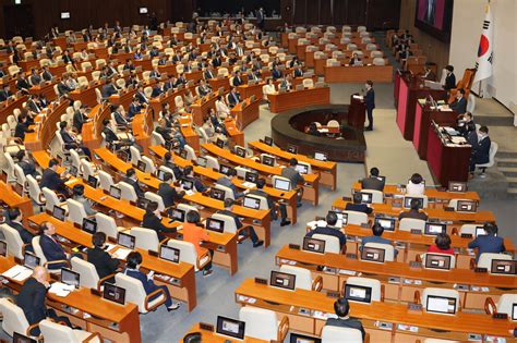 1년 앞 총선에 유류세 연장 이어 전기·가스 요금도 ‘흔들 헤럴드경제