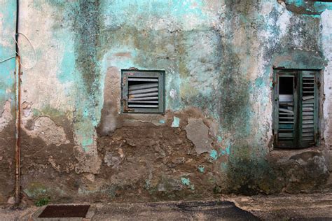 Old Blue House Wall | Copyright-free photo (by M. Vorel) | LibreShot